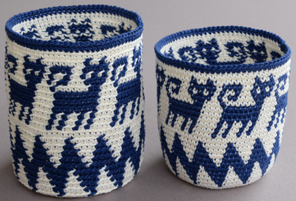 The same hook, thread, tension, and instructions were followed to tapestry crochet these baskets, inserting the hook under the back loop (left) or under both loops (right).