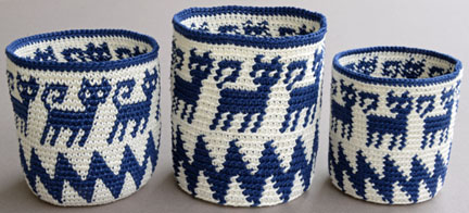 The same hook, thread, tension, and instructions were followed to tapestry crochet these baskets, inserting the hook under both loops (left) or the back loop (center and right).