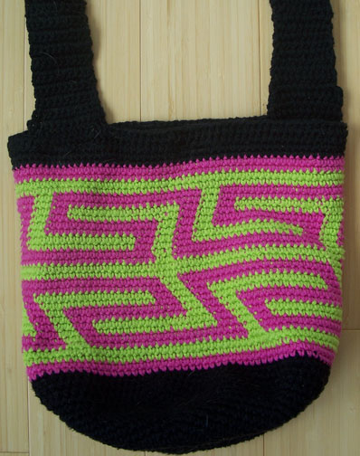 La Guapa’s tapestry crochet mochilla