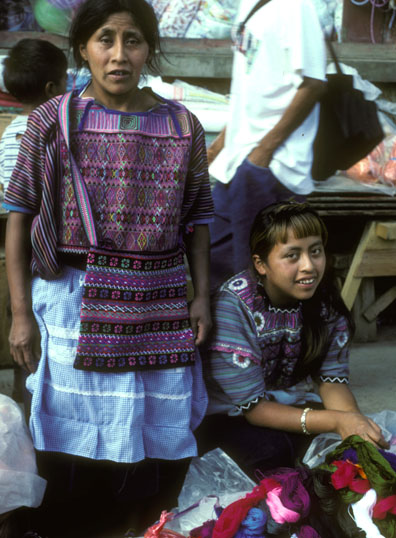 Mam bag and wool vender in Jacaltenenago