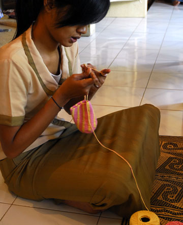 Tapestry Crochet, Bali